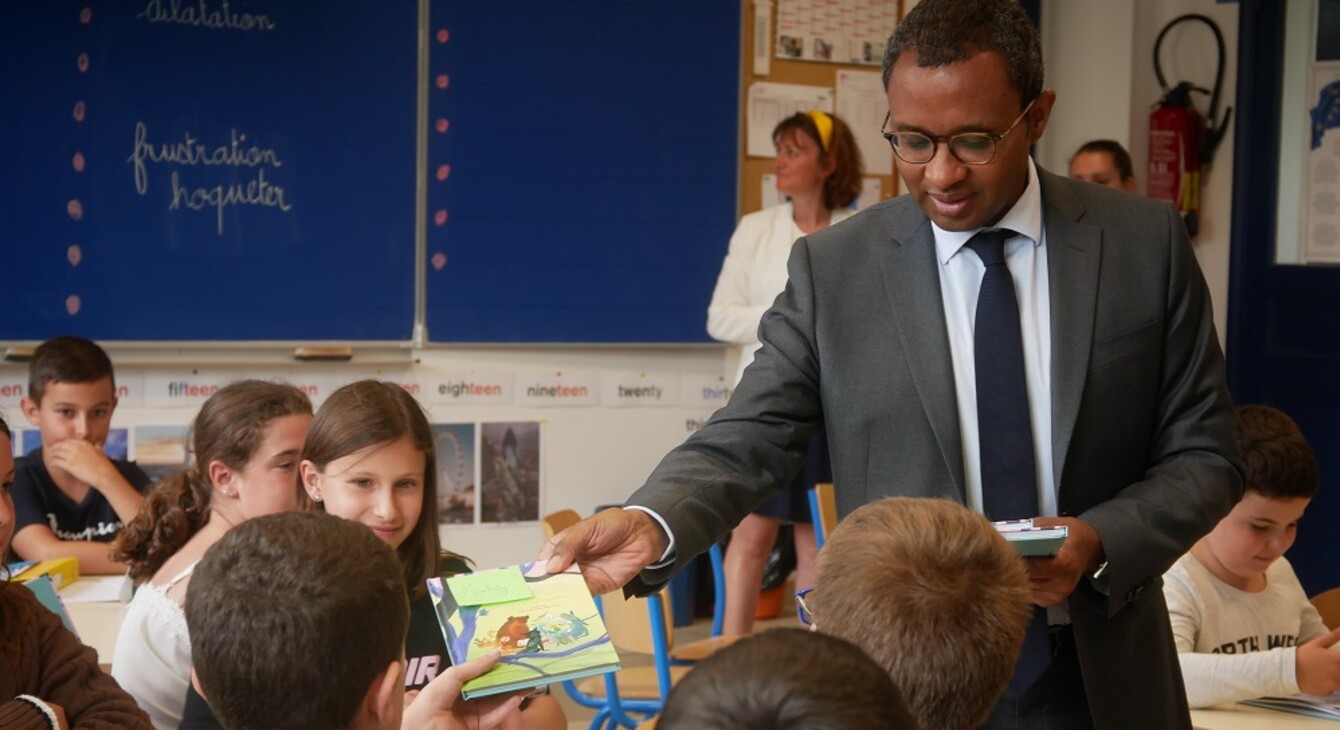 le-ministre-de-l-education-nationale-en-visite-dans-une-ecole-de-l-orne